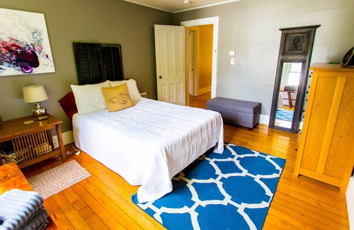 Hamilton House | Beautiful, Spacious Home in the Heart of Hamilton & Colgate