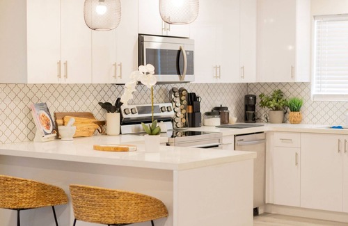 Highland Garden House | Beautiful, Spacious Modern Home Near Beach