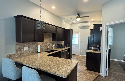 Albany Apartment | Beautiful Spacious Modern 1 Bedroom Apartment in Albany
