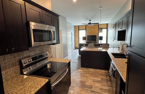 Albany Apartment | Beautiful Spacious Modern 1 Bedroom Apartment in Albany