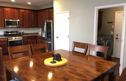 Aurora House | Beautiful, spacious, super clean! Whole House, family sized, company/group