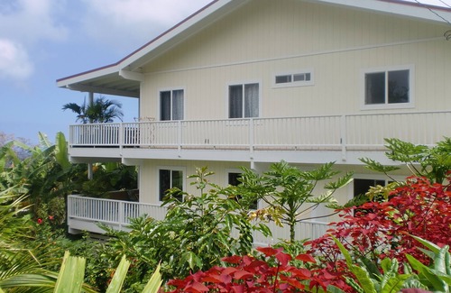 Kalaoa Apartment | Beautiful, Spacious, Garden View Studio with Kitchenette. Wir Sprechen Deutsch.