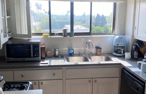 Hollywood Hills West Apartment | Beautiful Spacious Loft Style Studio West Hollywood