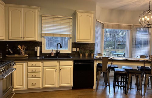 Stevensville House | Beautiful, Spacious 4 bedroom, 4 bath 1mile from the Lake.10 minutes to St. Joe