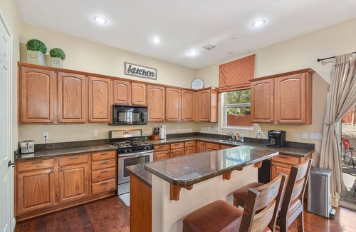 Flagstaff House | Beautiful & Spacious Westside Townhouse, Sleeps 8 w/A/C.