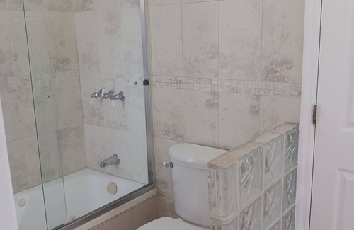 Sherwood Forest House | Beautiful Spanish style house equipped with all the modern amenities