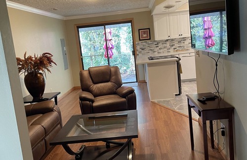 Vancouver House | Beautiful specious house with nearby lake, waterfront, dining and entertainment.