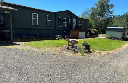 St. Maries House | Beautiful St Joe River Home, Road/Boat accessible, Dock/Deck to enjoy your stay