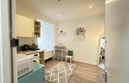 Kensal Green Apartment | Beautiful studio in London