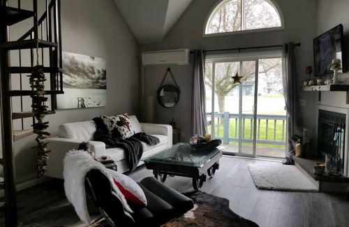 Ellicottville Condo | Beautiful Studio Condo with Murphy bed in Ellicottville walking distance to town