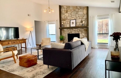 Provincetowne House | Beautiful, Stylish, Clean & Comfortable home - Fenced Backyard