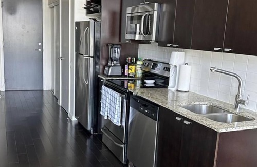 Sunnyside Apartment | Beautiful & stylish condo for rent