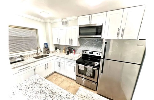 Peachtree Center Apartment | Beautiful Suite, HEART of Atlanta w/Skyline View