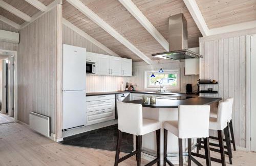 Egsmark Strand House | Beautiful Summer House With Sea View Near Ebeltoft