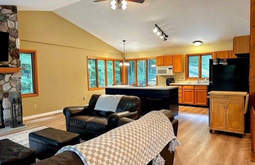 Woodruff House | Beautiful Summer Lake Home - Minutes away from Minocqua!