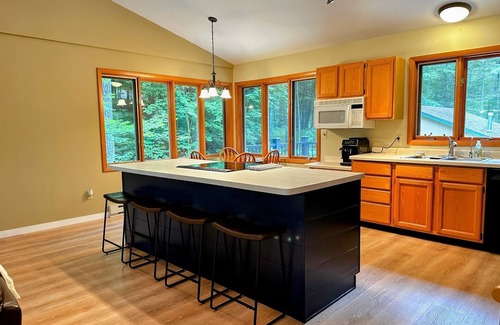 Woodruff House | Beautiful Summer Lake Home - Minutes away from Minocqua!