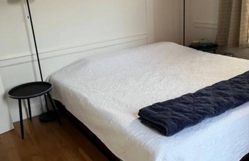 East End Apartment | Beautiful sunny first floor - walk everywhere- summer options!