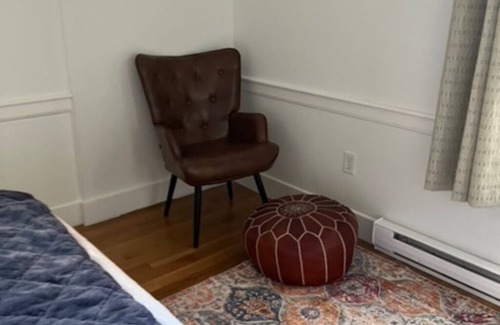 East End Apartment | Beautiful sunny first floor - walk everywhere- summer options!