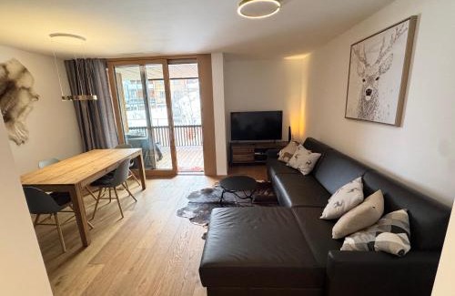 Flims Apartment | Beautiful Sunny New 1 Bed Apt (2.5Zim). Ski in/out