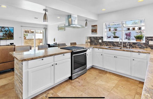 Rural Estates House | Beautiful Sunset home, 5 minutes from the beach, and hiking routes