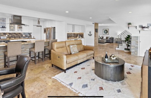 Rural Estates House | Beautiful Sunset home, 5 minutes from the beach, and hiking routes