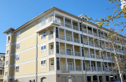 Sunset Island Condo | Beautiful Sunset Island 3 BR Condo. Great amenities and mid town location