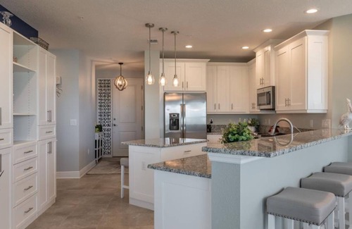 Whitney Beach Condo | BEAUTIFUL SUNSET VIEWS, Near IMG ACADEMY/BEACHES