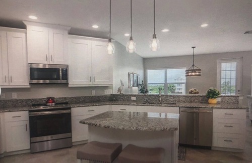 Whitney Beach Condo | BEAUTIFUL SUNSET VIEWS, Near IMG ACADEMY/BEACHES