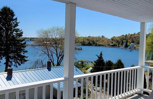 Boothbay Condo | Beautiful Sunsets, Ocean Breeze on Deck, 5mins walk to town, shops & restaurants