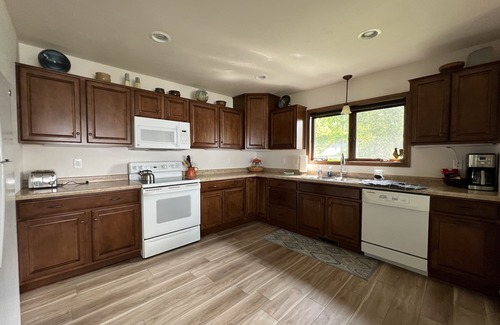 Sturgeon Bay House | Beautiful Sunsets on the Bay! Waterfront, large yard, updated home.