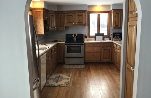 Belfast House | Beautiful Swan Lake Maine and Mid Coast Region!