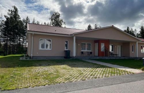 Sandviken Villa | Beautiful terraced house with private parking