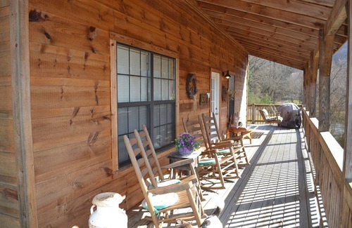 Sevierville Cabin | Beautiful Three Bed Two Bath Near Pigeon Forge, gatlinburg