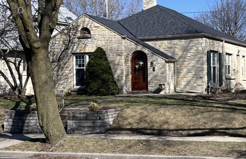 Wauwatosa House | Beautiful three bedroom property located in a quiet neighborhood!