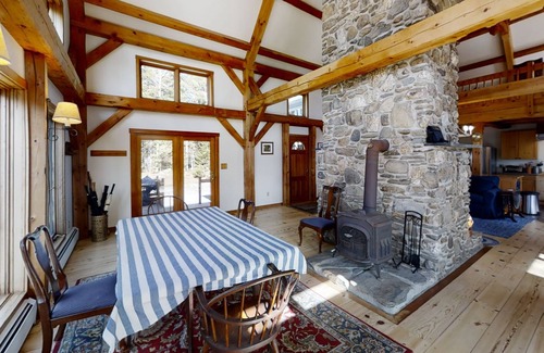 Harpswell House | Beautiful timber framed home with comfortable furnishings, on the ocean and close to Brunswick!