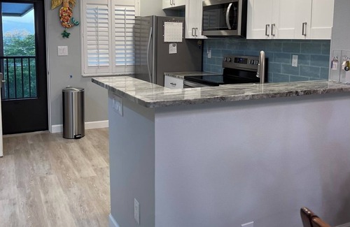 Siesta Key Condo | Beautiful Top Floor View, 5 minute walk to Turtle Beach