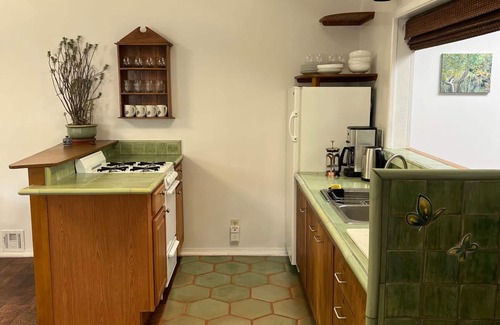 Fernwood House | Beautiful Topanga Canyon Guesthouse