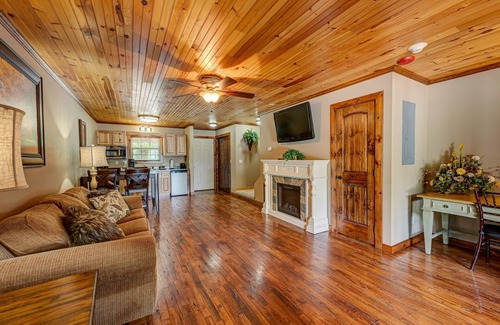 Blue Ridge House | Beautiful Townhome at Willow Creek Falls Lodge