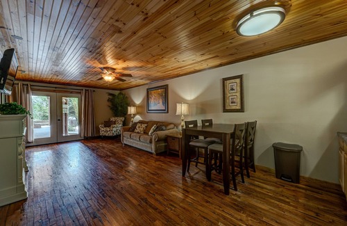 Blue Ridge House | Beautiful Townhome at Willow Creek Falls Lodge