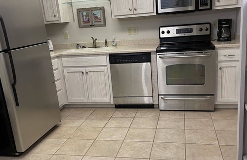 Oxford House | Beautiful Townhome in Gated Community 1 mile from Ole Miss