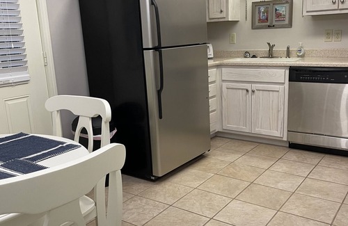 Oxford House | Beautiful Townhome in Gated Community 1 mile from Ole Miss
