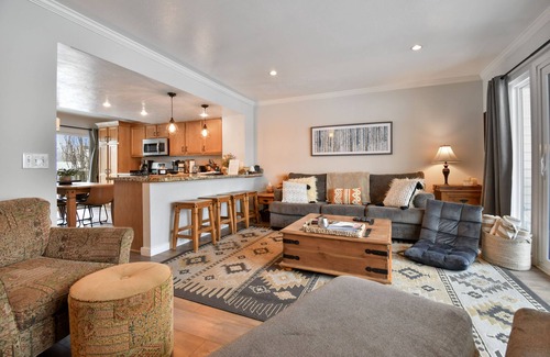 Park Meadows House | Beautiful Townhome on Free Shuttle Route Minutes to PC Resorts