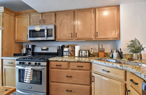 Park Meadows House | Beautiful Townhome on Free Shuttle Route Minutes to PC Resorts