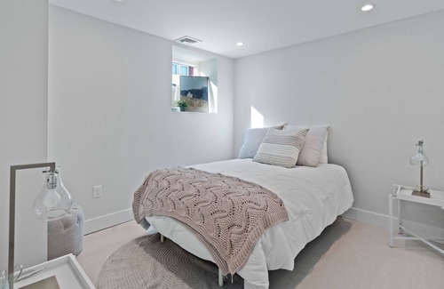 Arlington House | Beautiful Townhouse close to Boston