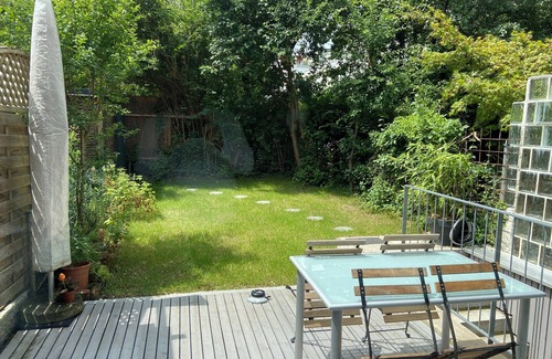 Am Westbad House | Beautiful Townhouse in Munich Laim with E-Parking