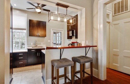 Historic Downtown Savannah House | Beautiful Townhouse In Historic District!