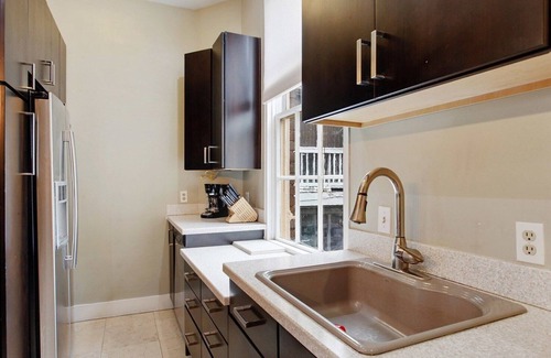 Historic Downtown Savannah House | Beautiful Townhouse In Historic District!