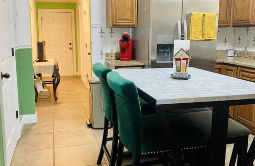 Mid-City House | Beautiful Townhouse
