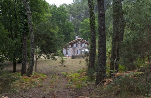 Leon House | Beautiful traditional house near the ocean