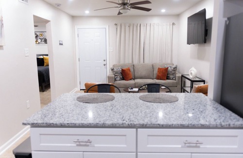 Highlands - Perkins Apartment | Beautiful Two Bed Room - Apt 1 - Down Stairs